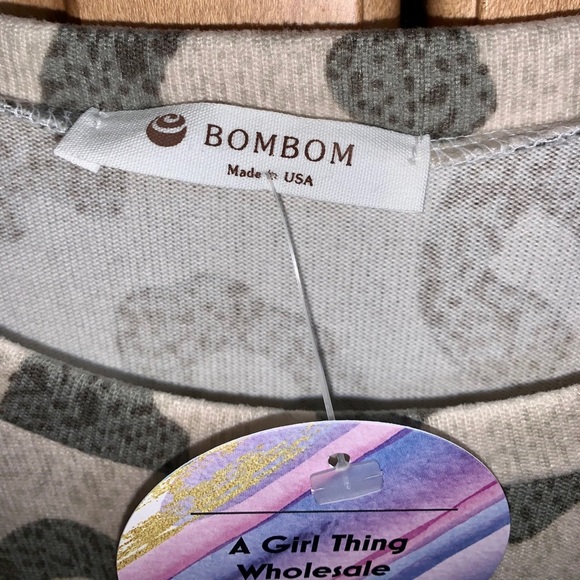 ๐ ๐ค Cream Leopard Print Top - Picture 8 of 10